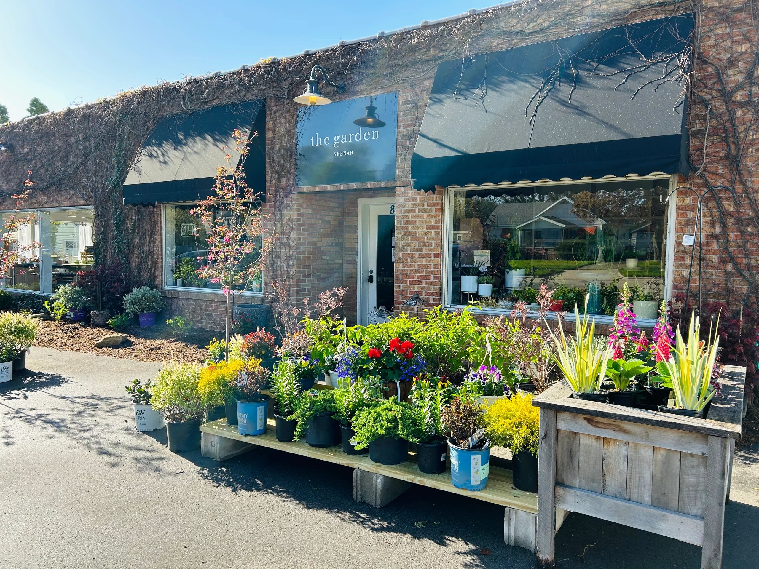clarks neenah garden